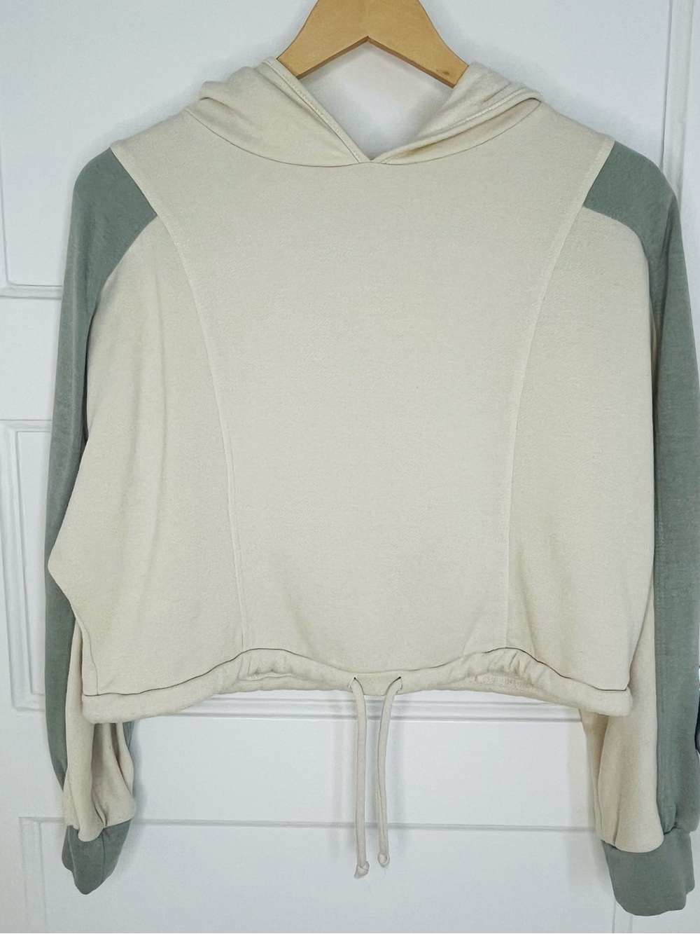 Women’s Cropped Hooded Sweatshirt in Cream with Sage Green Sleeves Size S